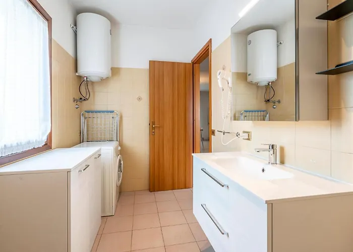 V4 Zona Albarella Island